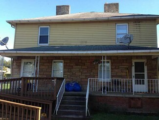 129 E 2nd St, Grindstone, PA 15442