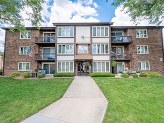 4948 Circle Ct Unit 704, Crestwood, IL 60418