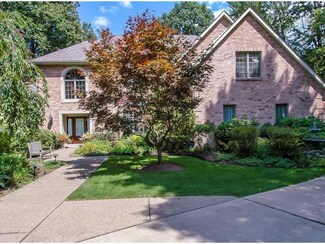 107 Dogwood Ln, Blawnox, PA 15238