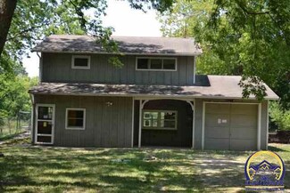 8673 Longview Dr, Ozawkie, KS 66070
