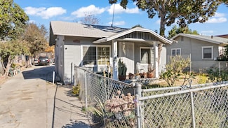 14233 Delano St, van Nuys, CA 91401