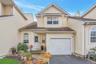 128 Cinnamon Ct, Melville, NY 11747