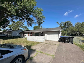 2133 SE Market St, Topeka, KS 66605