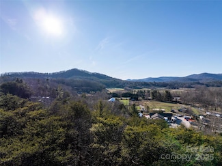 477 Rowland Rd, Swannanoa, NC 28778