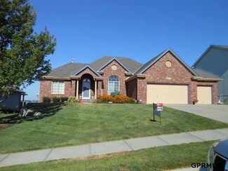 8632 S 100th St, La Vista, NE 68128