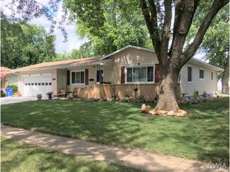 208 Catalina Ave, Vermillion, SD 57069