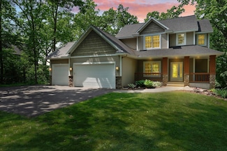 411 Ridge Rd, Osceola, WI 54020