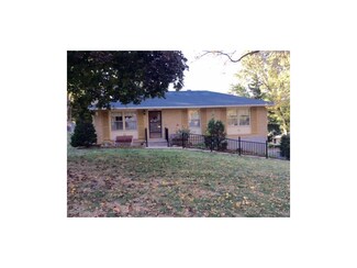 11520 Ridge Dr, Sugar Creek, MO 64054