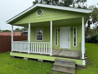4124 Carl St, Bacliff, TX 77518