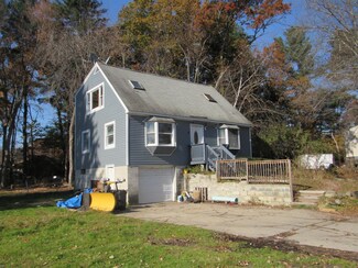 6 Therriault Dr, Pelham, NH 03076