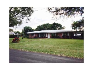 101 N Bel Air Dr, Plantation, FL 33317