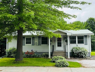 75 Pleasant St, Enosburg, VT 05450