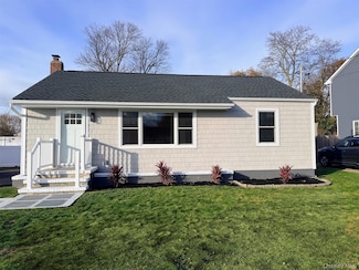 55 Terry Rd, Patchogue, NY 11772