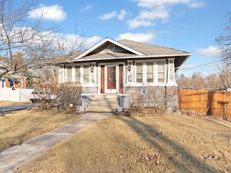 1034 N 5th Ave, Saint Charles, IL 60174