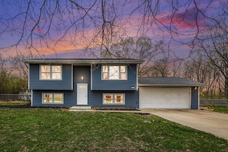 315 Walnut Ln, Crown Point, IN 46307