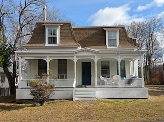 65 N Prospect St, Amherst, MA 01002