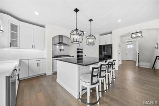 223 Glasgow Green Dr, O'Fallon, MO 63368