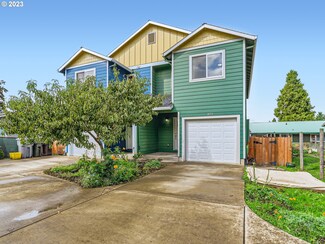 453 S Knott St, Canby, OR 97013