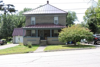 74 High St, Waterville, ME 04901