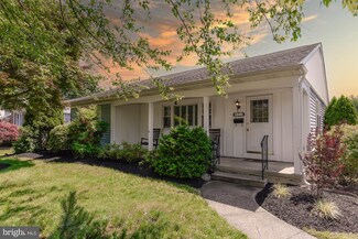 53 Winding Way Rd, Stratford, NJ 08084