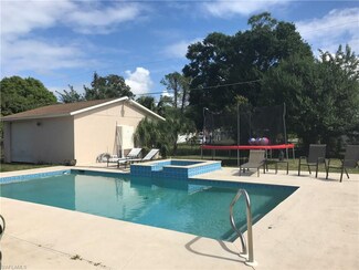 150 5th St, Naples, FL 34113