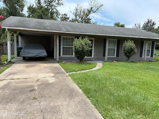 1717 Cherokee St, Pascagoula, MS 39581