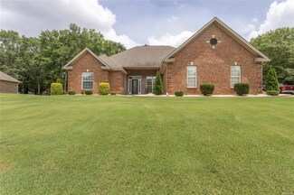 90 Menawa Pass, Millbrook, AL 36054
