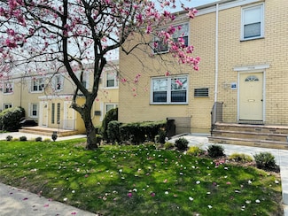 71-4 Little Neck Pkwy Unit 134, Glen Oaks, NY 11004