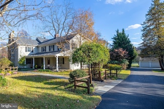 11611 Stuart Mill Rd, Oakton, VA 22124