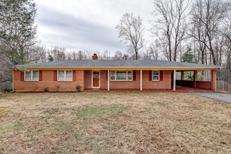 1811 Wiggington Rd, Lynchburg, VA 24502