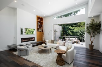 454 Cypress Dr, Los Altos, CA 94022