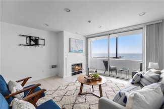 615 Esplanade Unit 105, Redondo Beach, CA 90277