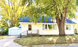 809 W 9th St, Sterling, IL 61081