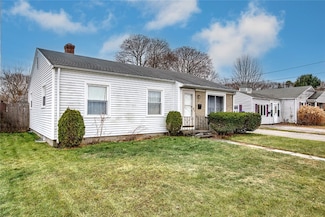 25 Vermont Ave, Rumford, RI 02916