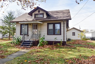 112 N Madison St, Sibley, IL 61773