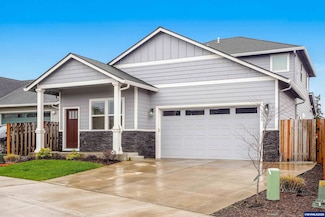 1256 S 11th St, Independence, OR 97351