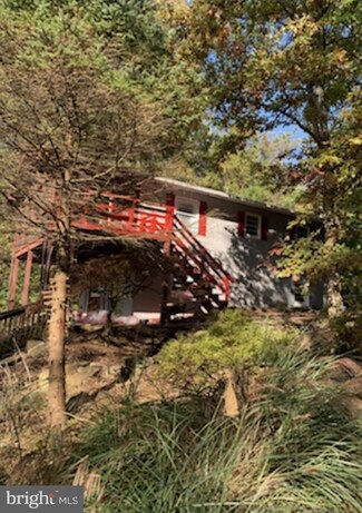 147 Buck Rd, Linden, VA 22642