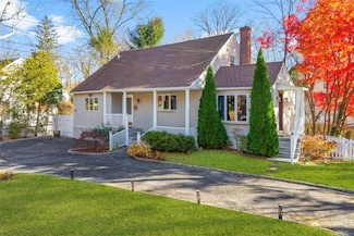 207 Old Wilmot Rd, Scarsdale, NY 10583