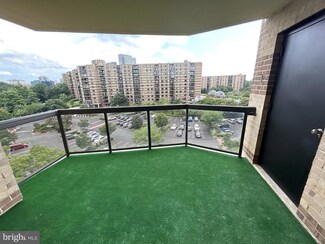 8380 Greensboro Dr Unit 723, McLean, VA 22102