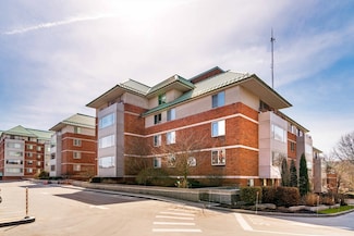 173 Oak St Unit 303, Newton Upper Falls, MA 02464