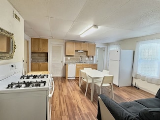 82 Gershom Ave Unit 2, Lowell, MA 01854
