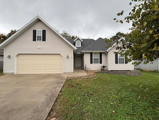 1623 S Burks Ave, Springfield, MO 65807