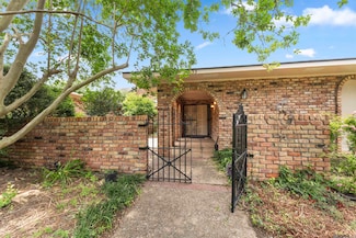 633 Oak Hills Pkwy, Baton Rouge, LA 70810