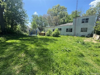 454 E Atherton Rd, Flint, MI 48507