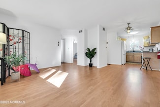 47 Cambridge Ct Unit 100E, Lakewood, NJ 08701