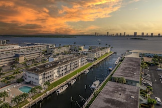 112 Doolen Ct Unit 302, North Palm Beach, FL 33408