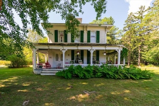292 Main Rd, Islesboro, ME 04848