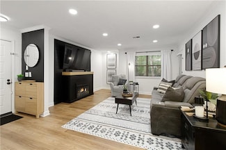 107 Barrington Hills Dr, Atlanta, GA 30350
