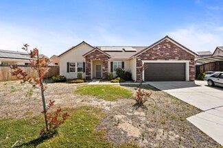 2718 Fern Ct, Selma, CA 93662