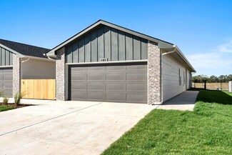 124 & 126 N Gowen St, Goddard, KS 67052